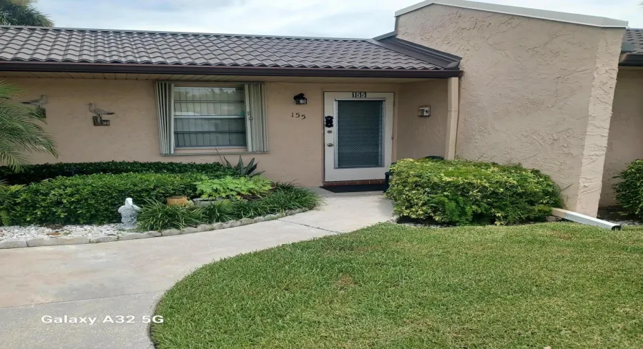 155 Lake Meryl Drive Front Entrance