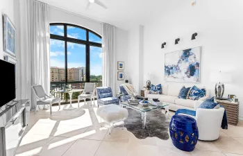 14' Ceilings Throughout