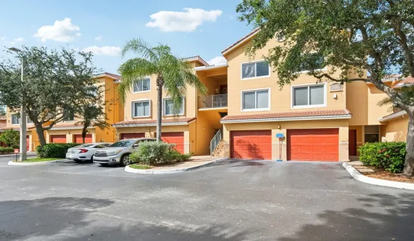 1-web-or-mls-Scotia Dr 304-002