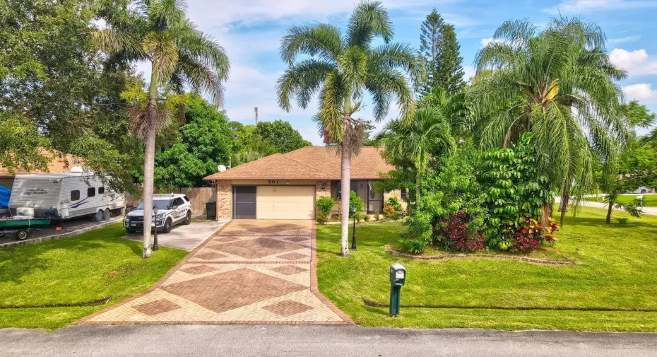 501 Colonial Front 2