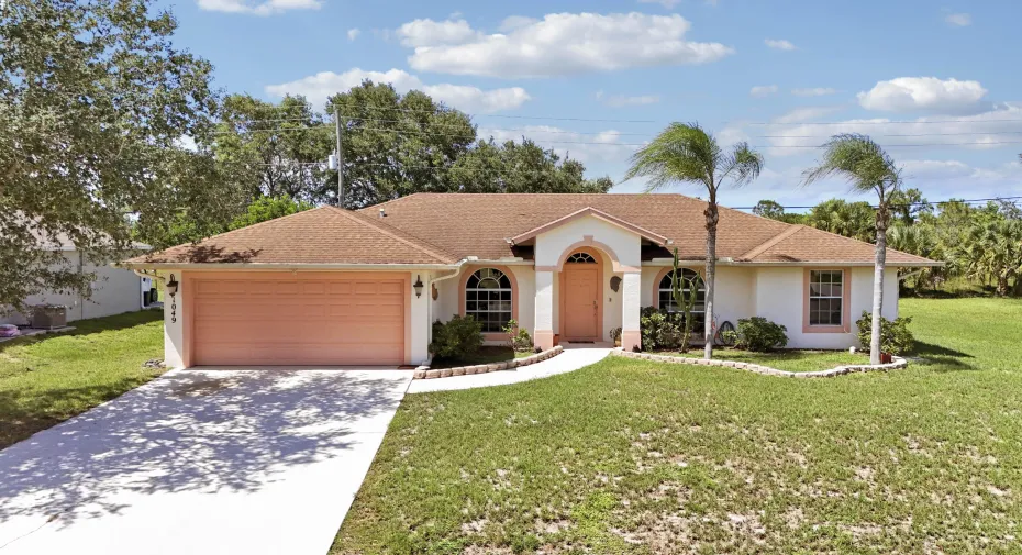Welcome 1049 SW Janette Ave