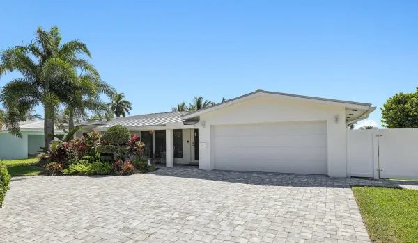 1-web-or-mls-SE 9th Ave-S1208-001