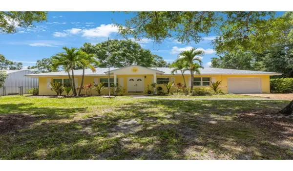 11521 41st Ave VB Front