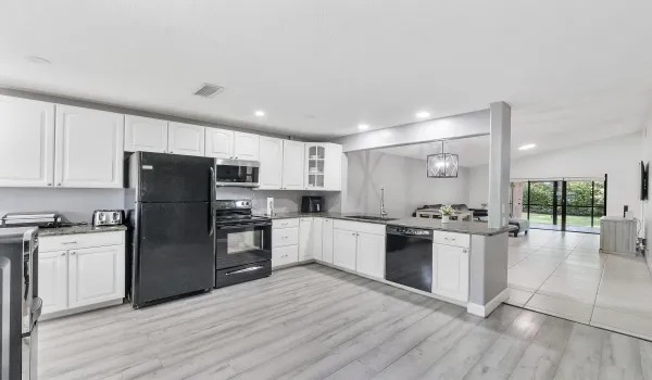 4149 Palm Forest Dr S_001