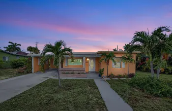 1136 W 7th St Riviera Beach, FL 33404