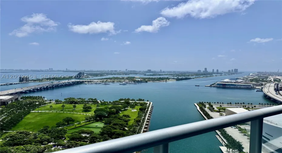 Amazing direct water view!