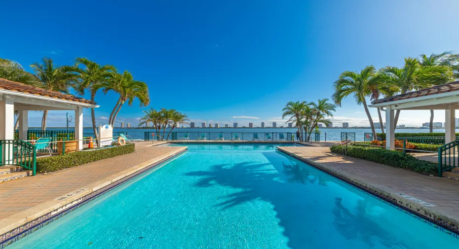 Clubhouse-Pool-B