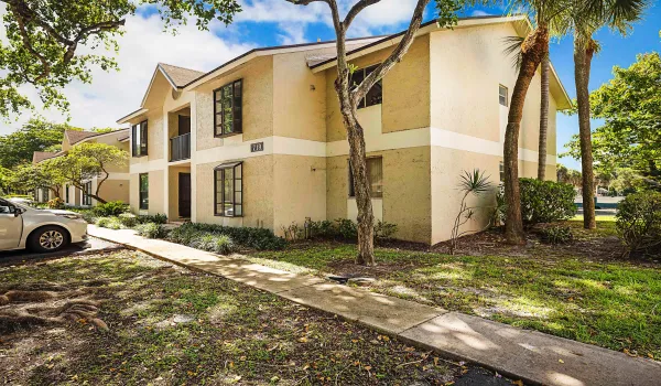 719 Gardens Dr. Unit 206-14