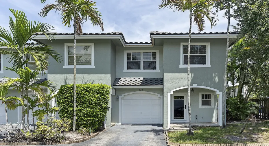808 SW 4th Ave - - 271