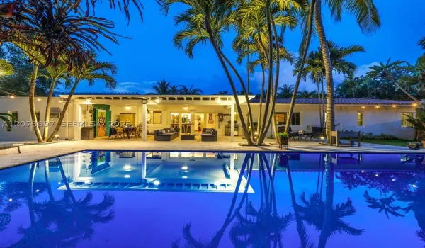 Gorgeous Pool Backyard Oasis with 35'-long Pool