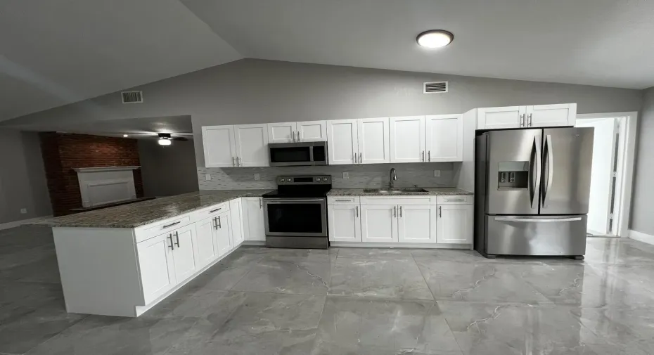 New Kitchen & Granite Counter