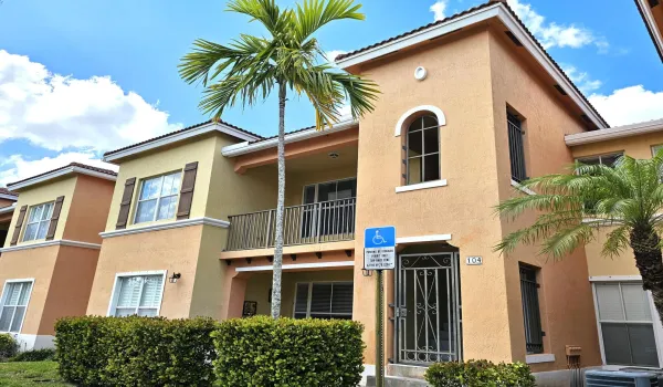 3569 Forest Hill Blvd, Apt 104