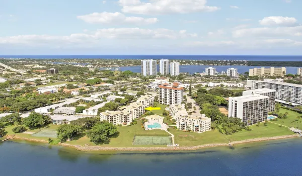 372 Golfview Rd 403