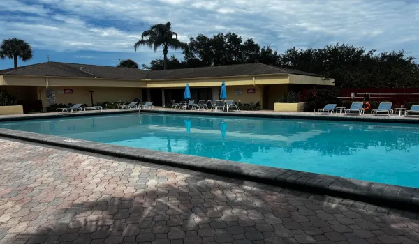 CLUB & POOL AREA