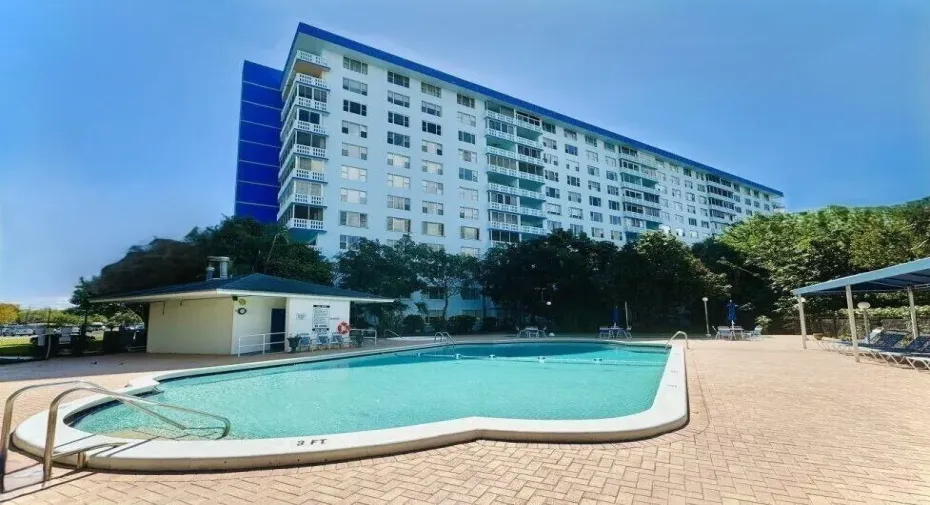 4001 Pool