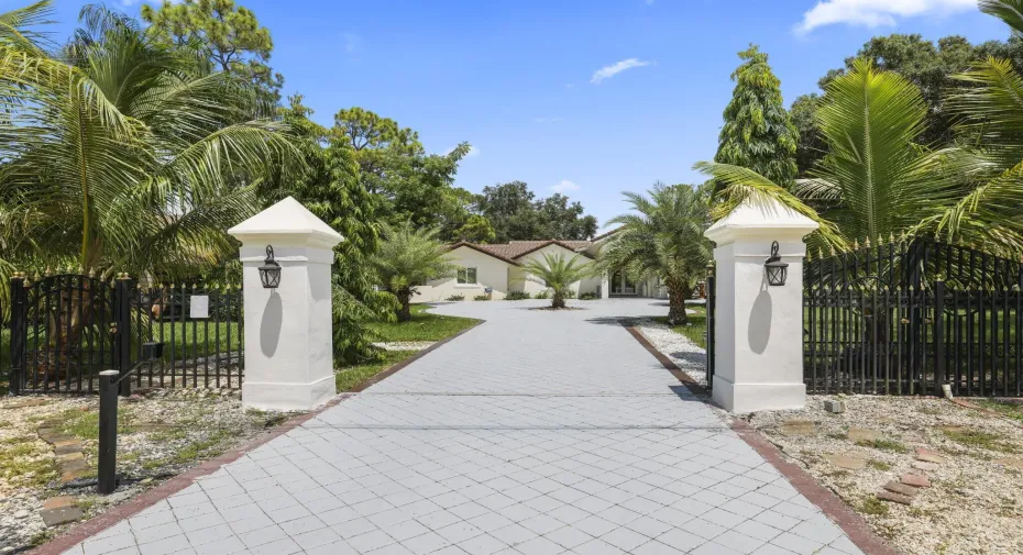 6344 NW 74th Terr - 4.jpg-SMALL