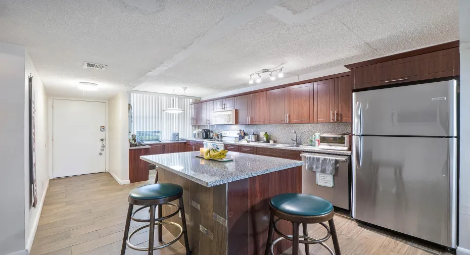 250 Jacaranda Dr u308_013