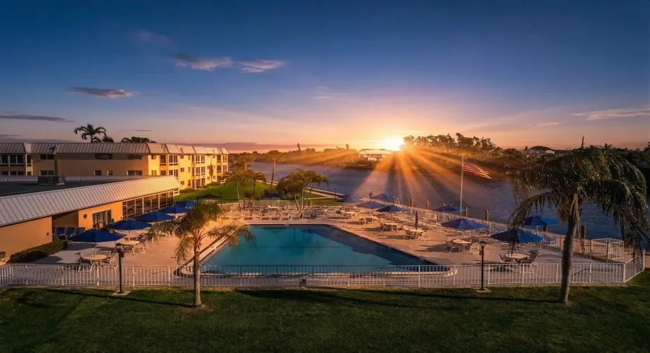 Twilight at pool 2