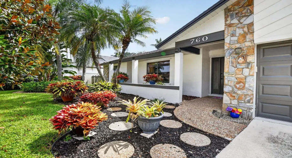 Welcome home. 4/2 POOL, PARK and full size lot.