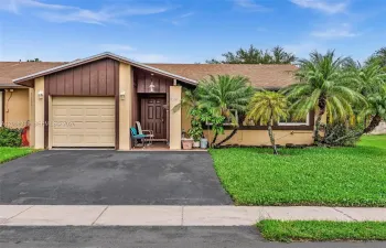 Double driveway, 1 car garage
