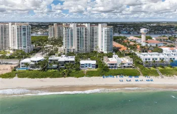 Across the street from the beach with direct ocean access from the clubhouse