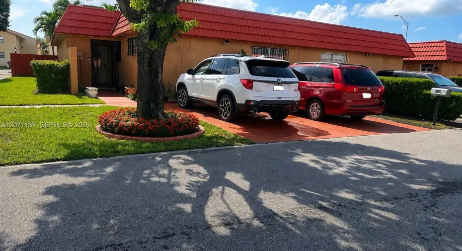 Driveway. Exterior