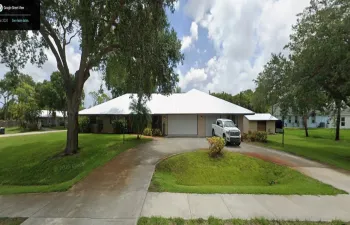 2410 SW Bayshore (front)