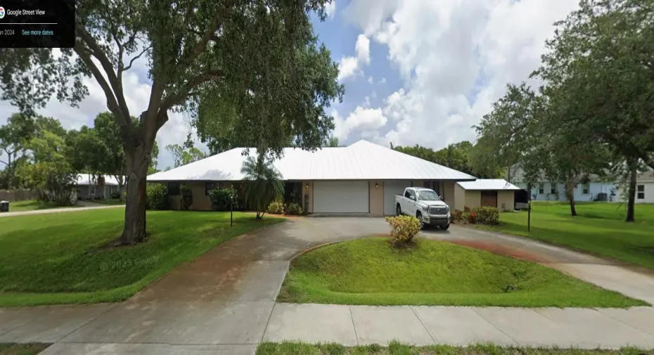 2410 SW Bayshore (front)