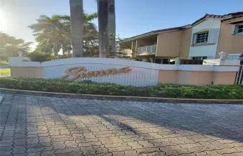 Entrance Sienna Villas