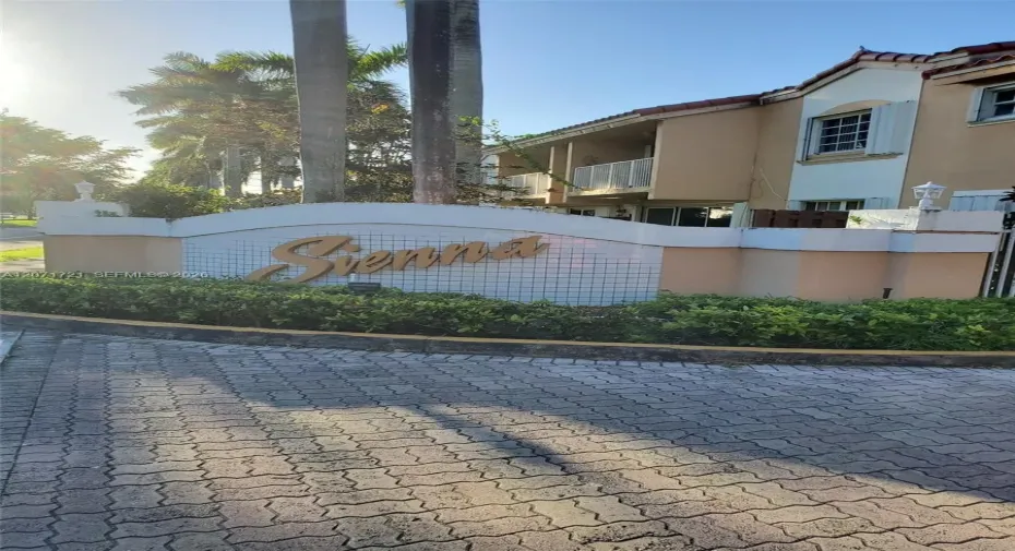 Entrance Sienna Villas