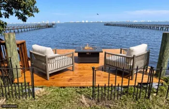 BEACH/DECK