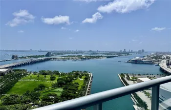 Amazing direct water view!