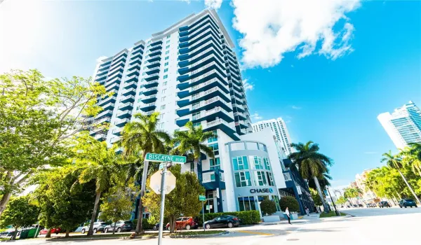 1800 Biscayne Plaza – Edgewater high-rise living