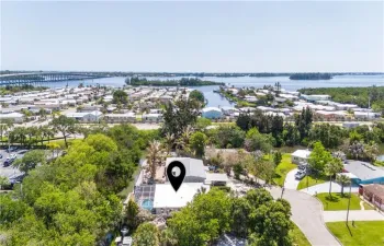 Located directly on a navigable canal with private lift!