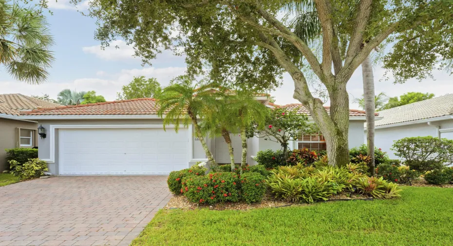 Front of 6806 Rienzo Street