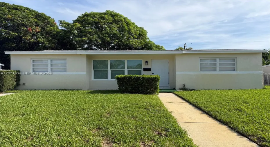 Beautifully renovated 3BR/2BA home with no HOA