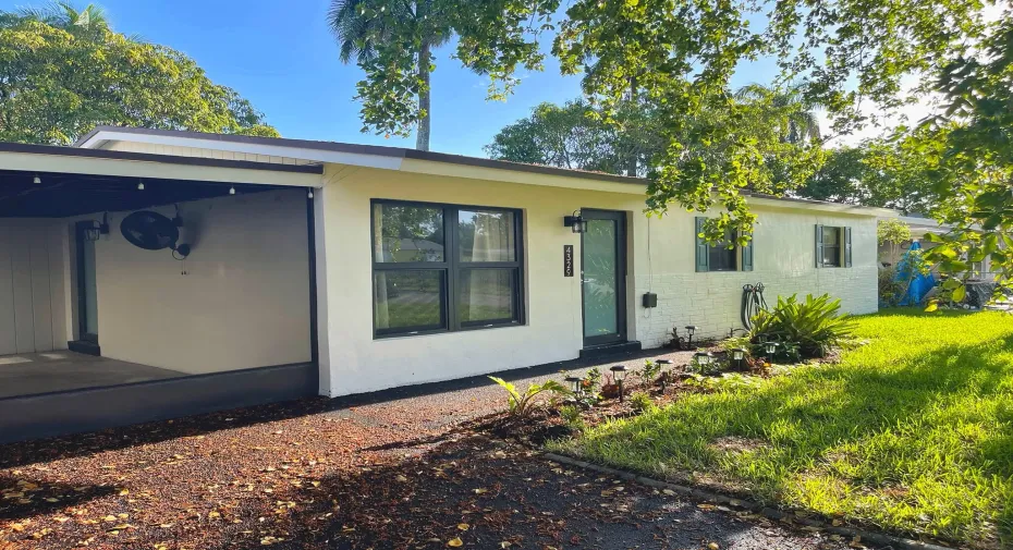 01_Front_Exterior