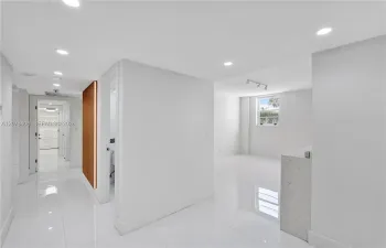 Entry to unit 104