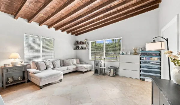 05_living room