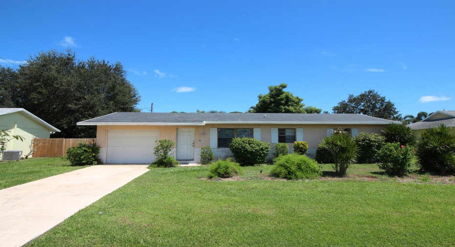 957 SE Odonnell Lane, Port Saint Lucie, Florida 34983, 2 Bedrooms Bedrooms, ,2 BathroomsBathrooms,Single Family,For Sale,Odonnell,RX-10917097