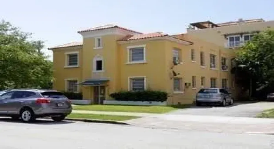 102 Menores Ave