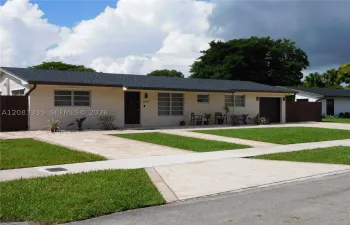 Great Curb Appeal - Plenty of parking space - roof 2 month's old.