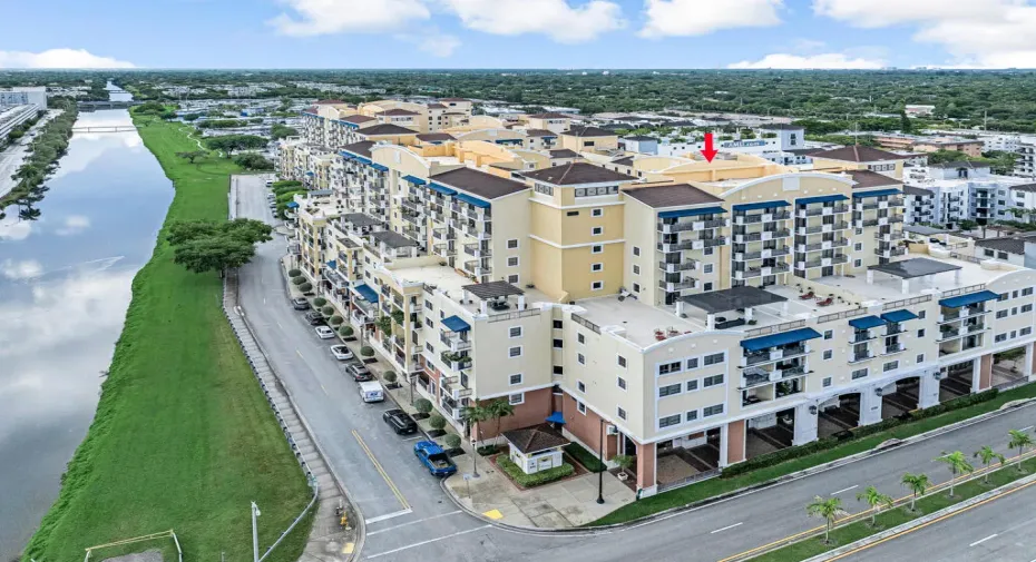 COLONNADE AT DADELAND