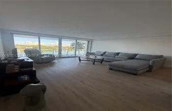 Spacious Living/Dining Room