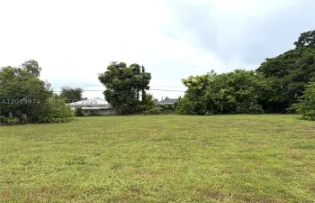 10,647 sq ft