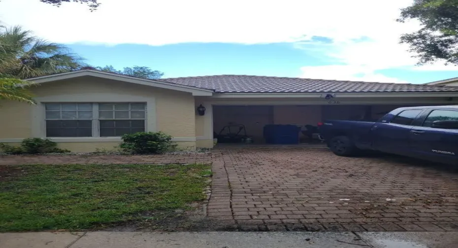 638 PEPPERGRASS RUN FRONT GARAGE - Copy
