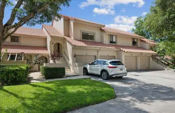 01-Holtzheuser-5750 Coach House Cir G-1