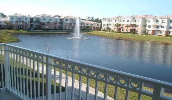 10208 Lake View
