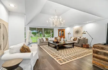 007-11823PebblewoodDrive