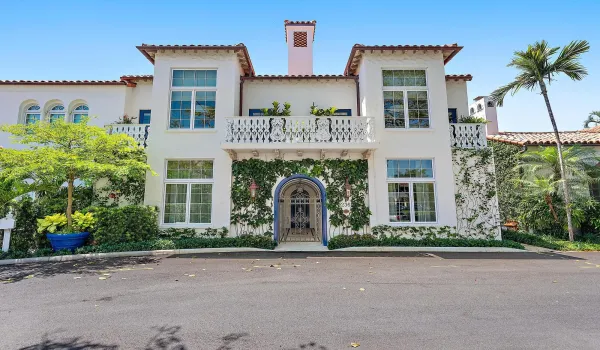 236 Phipps Plaza-24
